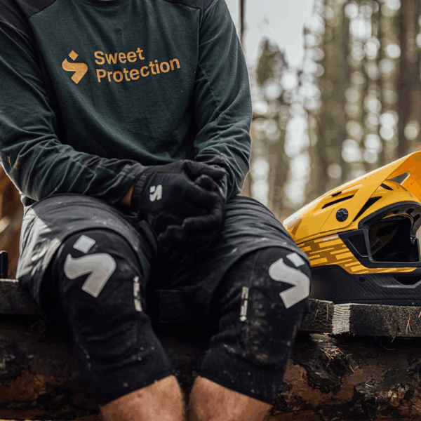 Sweet Protection Knee Guards - Black 835011 Hafjell Sport 2